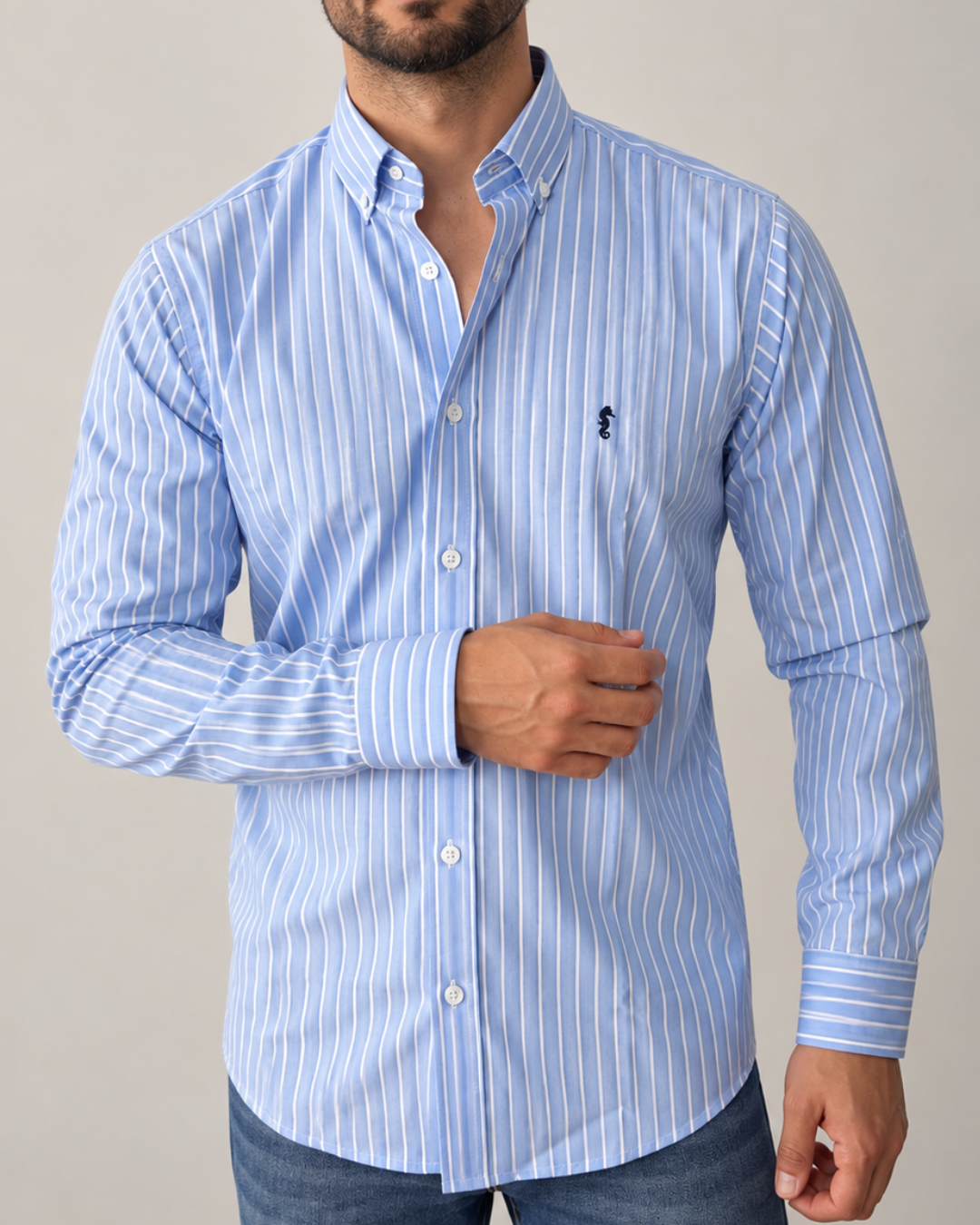 Camisa 100% Algodón Manga Larga Azul Claro con Rayas Blancas Finas